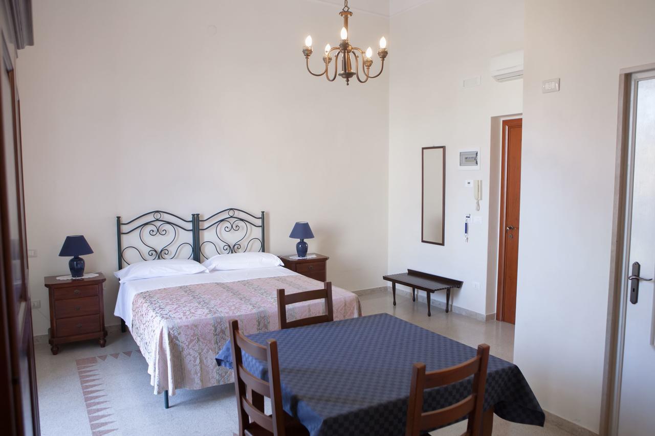 Albergo Lucy Trani Camera foto