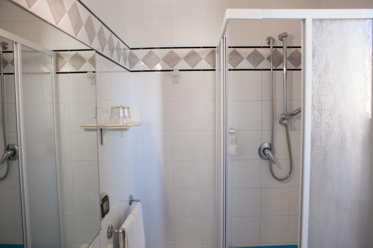 Albergo Lucy Trani Camera foto