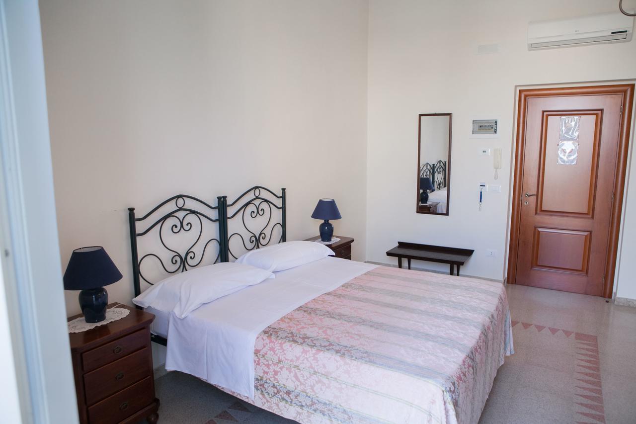 Albergo Lucy Trani Camera foto