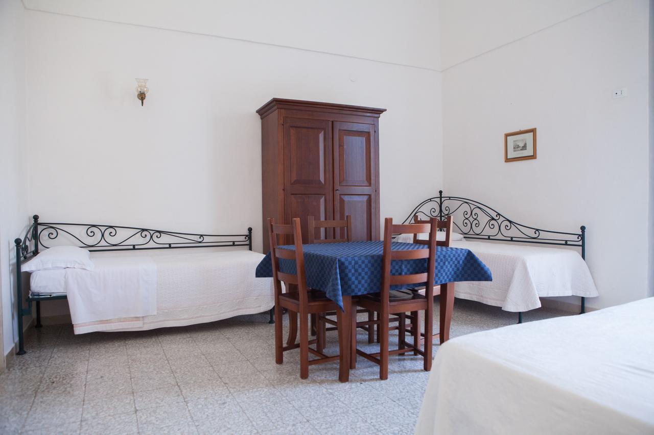 Albergo Lucy Trani Esterno foto