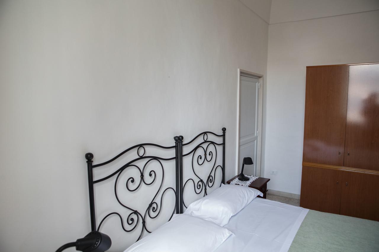 Albergo Lucy Trani Esterno foto