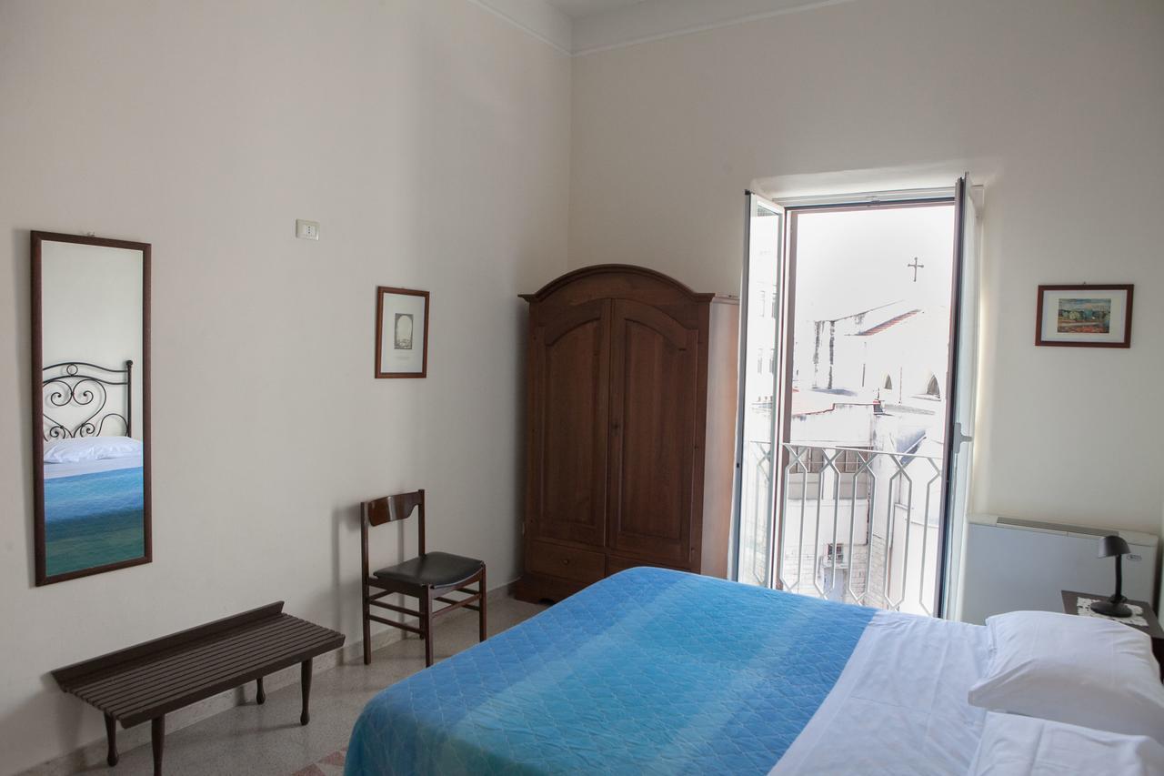 Albergo Lucy Trani Esterno foto