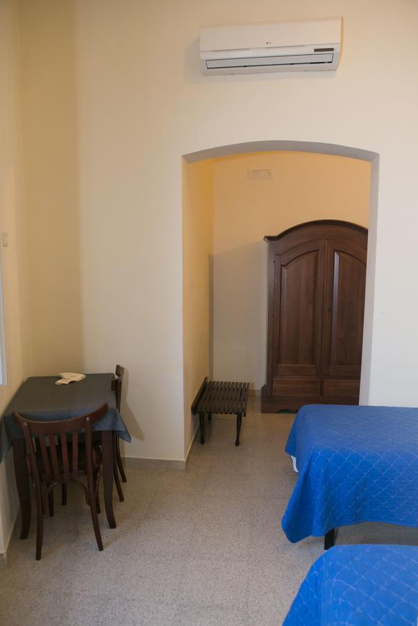 Albergo Lucy Trani Esterno foto