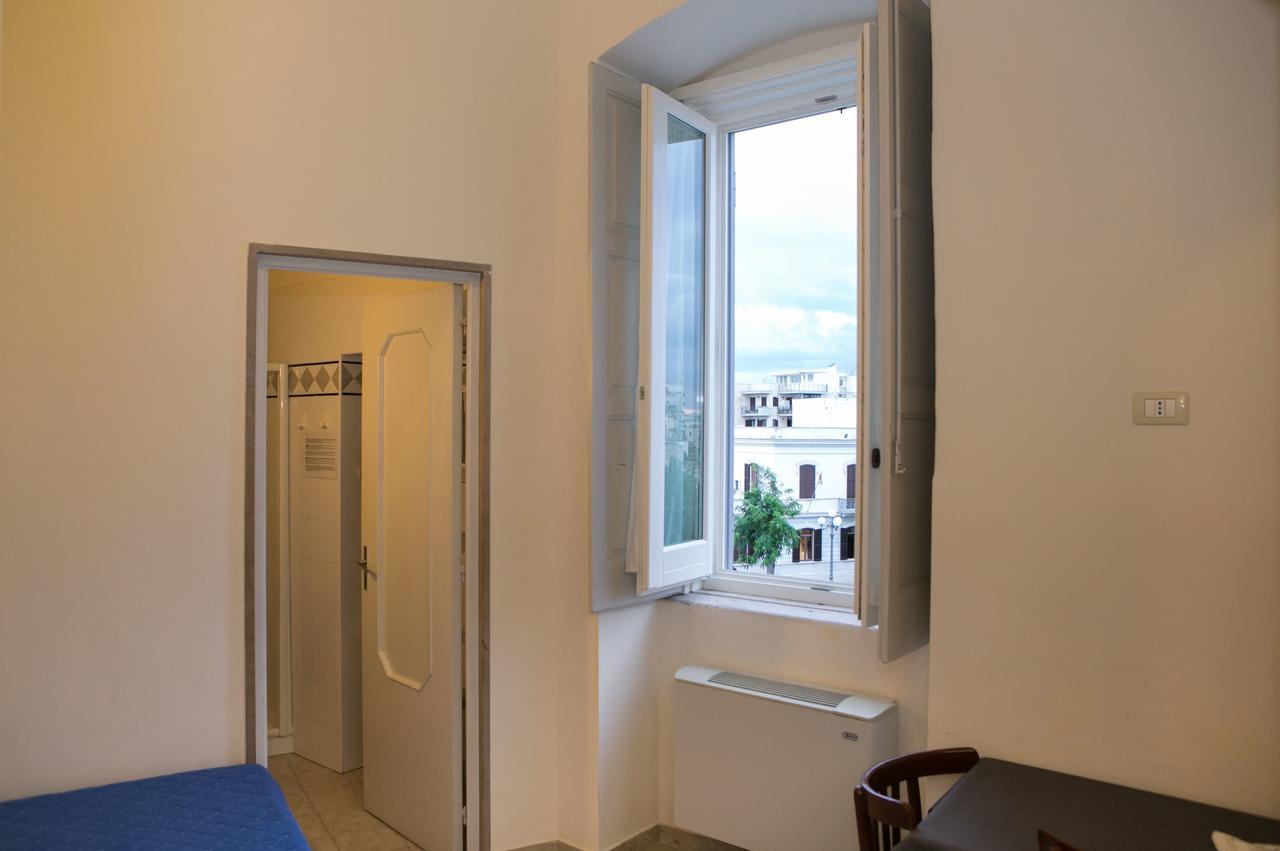 Albergo Lucy Trani Esterno foto
